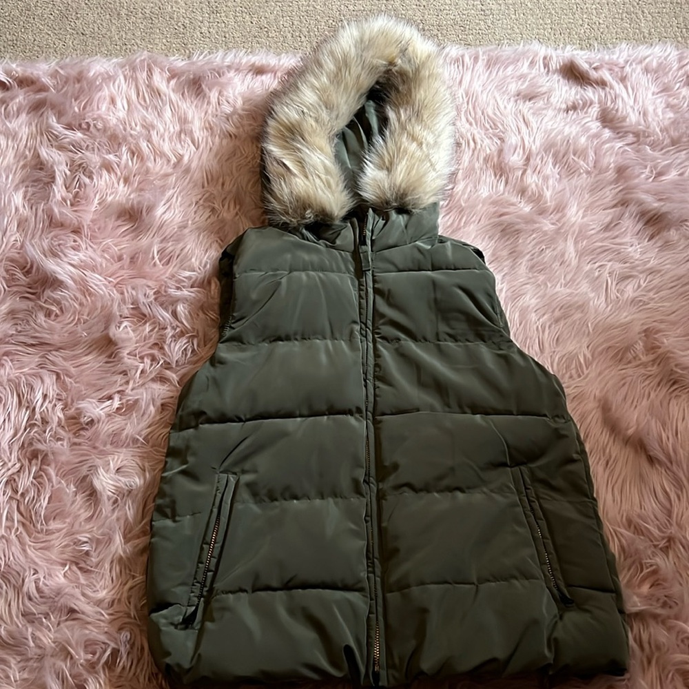Gap Puffy Vest